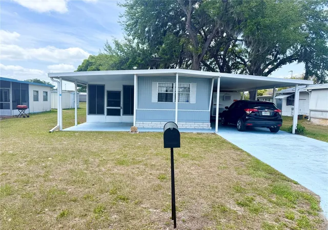 Photo 3 of Manufactured home for sale at 4513 Autumn Palm Dr, Zephyrhills, FL 33542 | MLS# TB8499923 | Listing updated on 2026-10-09