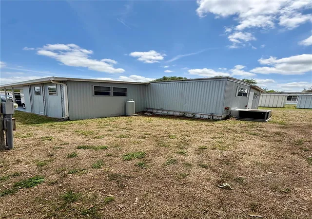 Photo 3 of Manufactured home for sale at 4513 Autumn Palm Dr, Zephyrhills, FL 33542 | MLS# TB8499923 | Listing updated on 2026-10-09
