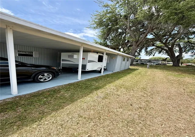 Photo 4 of Manufactured home for sale at 4513 Autumn Palm Dr, Zephyrhills, FL 33542 | MLS# TB8499923 | Listing updated on 2026-10-09