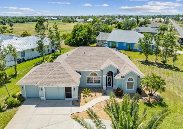 3rd image of 54 Medalist Pl, Rotonda West, FL 33947 | MLS# C7525128