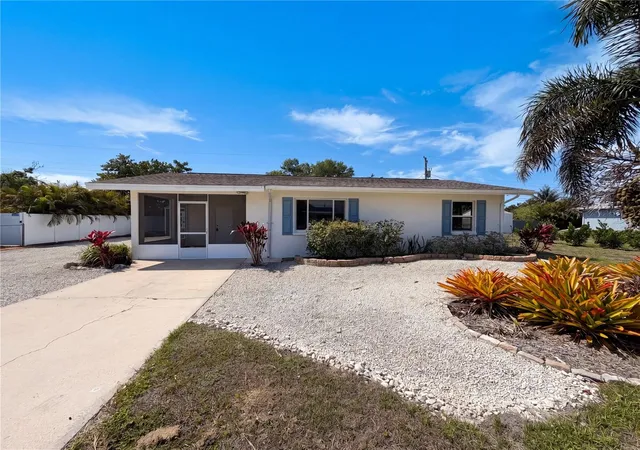 Homes for sale in Englewood, FL | 829 E 4th St, Englewood, FL 34223 | MLS# O6400871