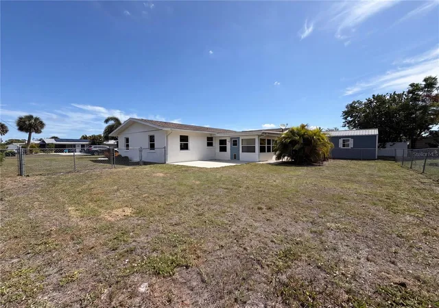 Homes for sale in Englewood, FL | 829 E 4Th St, Englewood, FL 34223 | MLS# O6400871