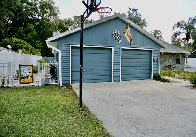 Photo 2 of Single family home for sale at 1069 SE 57th Avenue, Ocala, FL 34480 | MLS# OM723175 | Listing updated on 2026-10-26