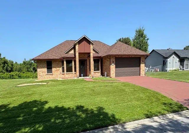 Photo 1 of Single family home for sale at 2220 Emperor Dr, Kissimmee, FL 34744 | MLS# S5148275 | Listing updated on 2026-09-14