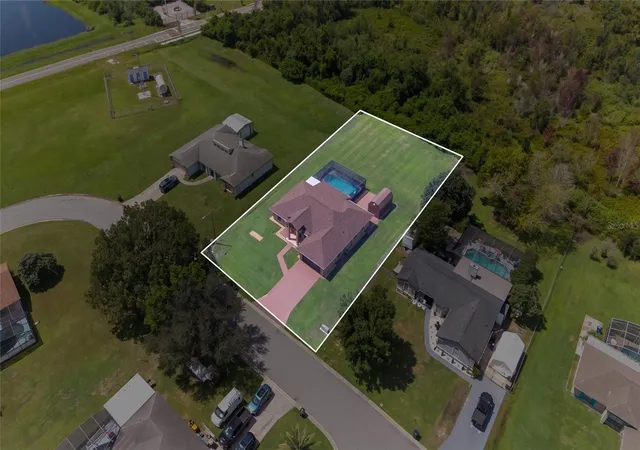 Photo 3 of Single family home for sale at 2220 Emperor Dr, Kissimmee, FL 34744 | MLS# S5148275 | Listing updated on 2026-10-25