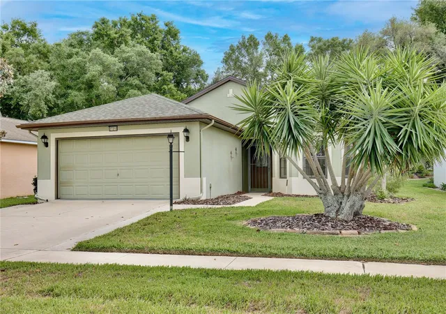 Photo 2 of Single family home for sale at 27210 Stoney Brk Dr, Leesburg, FL 34748 | MLS# O6400899 | Listing updated on 2026-05-23