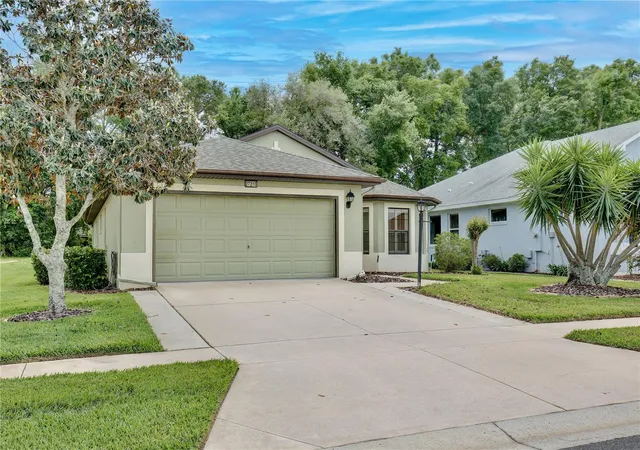 Photo 3 of Single family home for sale at 27210 Stoney Brk Dr, Leesburg, FL 34748 | MLS# O6400899 | Listing updated on 2026-05-23