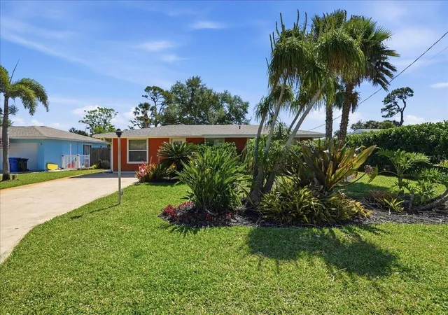 3rd image of 1129 Riviera St, Venice, FL 34285 | MLS# A4690799