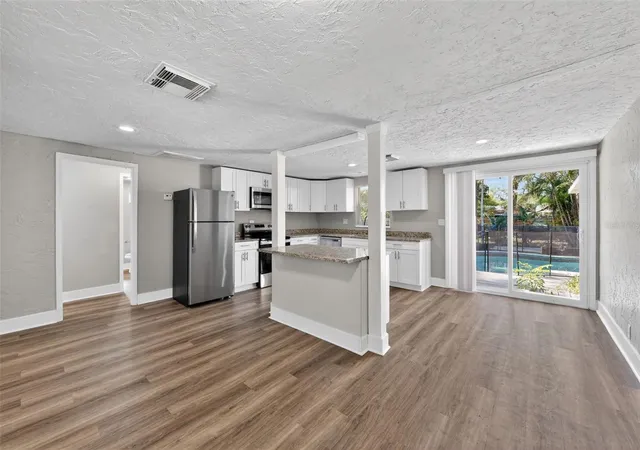 Homes for sale in Sarasota, FL | 1150 52Nd St, Sarasota, FL 34234 | MLS# O6400956