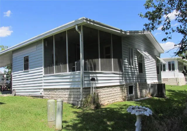 Photo 4 of Manufactured home for sale at 157 Victoria Dr, Haines City, FL 33844 | MLS# L4961277 | Listing updated on 2026-05-24