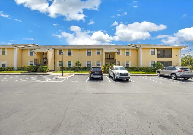 1st image of 3001 58Th Ave S #315, Saint Petersburg, FL 33712 | MLS# TB8500058