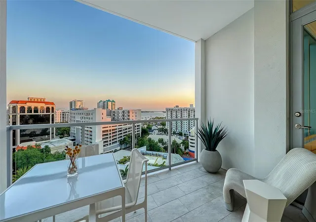 Photo 2 of Sale Pending at 111 S Pineapple Ave #1013, Sarasota, FL 34236 | MLS# A4690816 | Listing updated on 2026-09-16