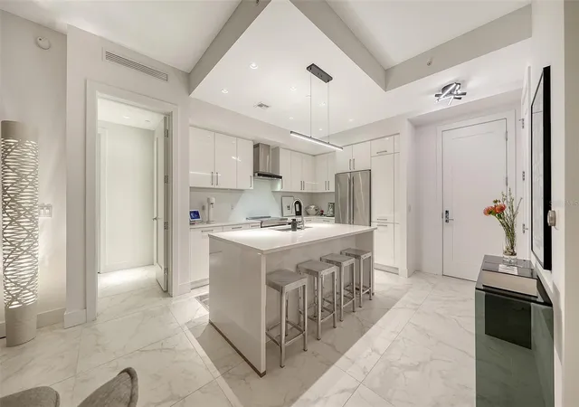 Photo 4 of Sale Pending at 111 S Pineapple Ave #1013, Sarasota, FL 34236 | MLS# A4690816 | Listing updated on 2026-09-16