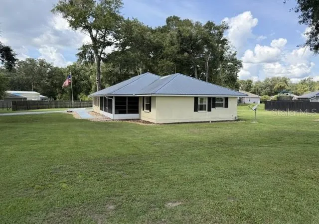Photo 3 of Single family home for sale at 300 SW Brighton Ct, Fort White, FL 32038 | MLS# GC539655 | Listing updated on 2026-10-08
