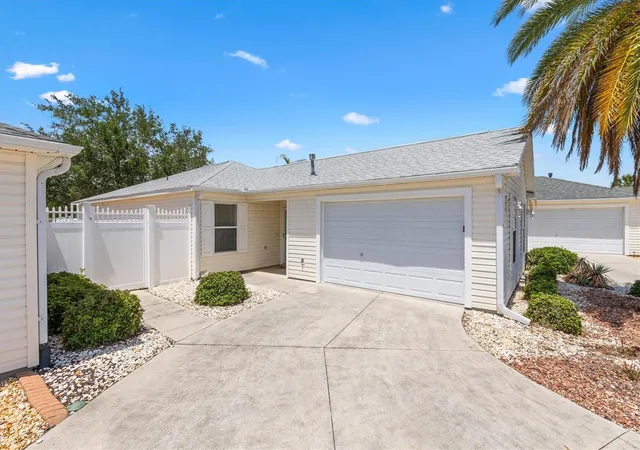 Photo 1 of Single family home for sale at 979 Smyrna St, The Villages, FL 32162 | MLS# G5111321 | Listing updated on 2026-10-10