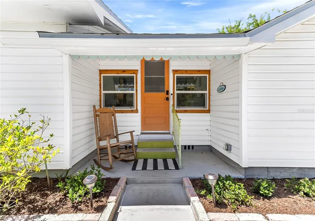 Photo 3 of Single family home for sale at 3560 Martin Ave, Mount Dora, FL 32757 | MLS# O6401018 | Listing updated on 2026-10-05