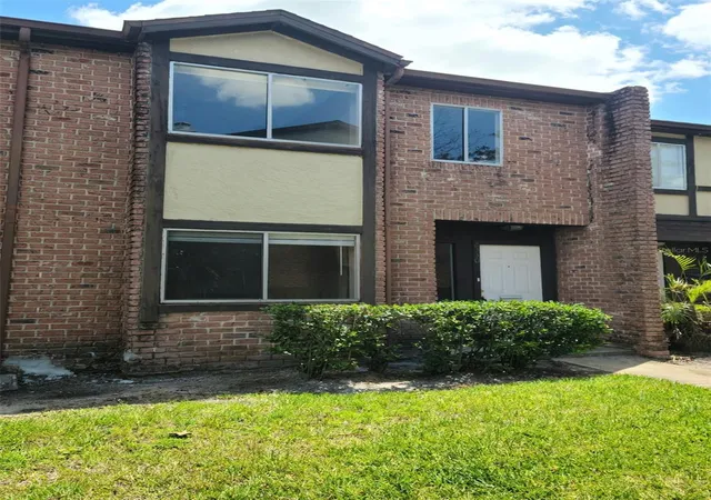 Homes for sale in Orlando, FL | 2330 Huntington Green Ct #6, Orlando, FL 32839 | MLS# O6401022