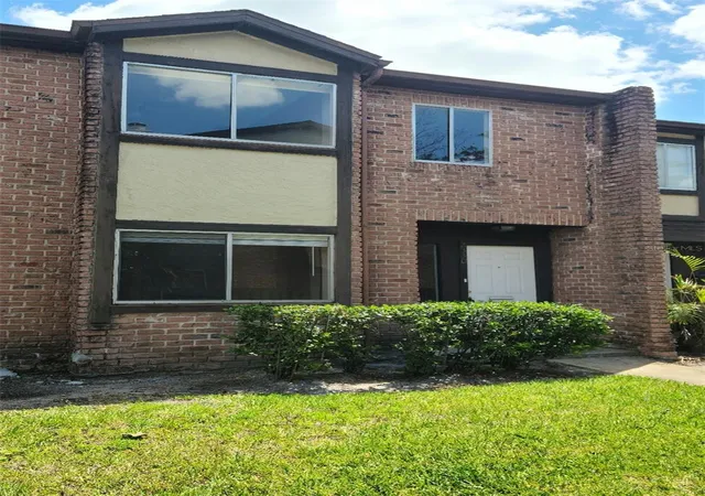 Homes for sale in Orlando, FL | 2330 Huntington Green Ct #6, Orlando, FL 32839 | MLS# O6401022
