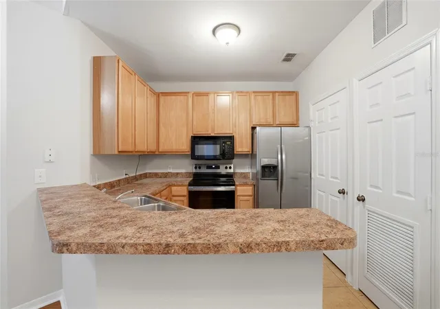 5th image of 9916 Courtney Palms Blvd, TAMPA, FL 33619