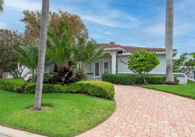 2nd image of 11855 4th St E, Treasure Island, FL 33706 | MLS# TB8500146