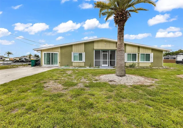 2nd image of 5527 Fairway Dr S, Punta Gorda, FL 33982 | MLS# C7525164