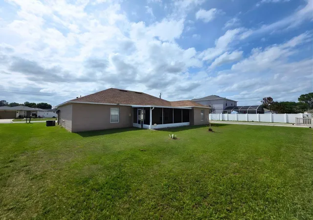 Photo 19 of Single family home for sale at 907 Stockport Dr, Kissimmee, FL 34758 | MLS# S5148313 | Listing updated on 2026-09-02