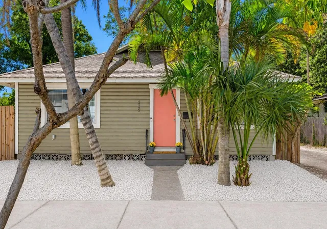 Homes for sale in Saint Petersburg, FL | 225 35th St S, Saint Petersburg, FL 33711 | MLS# TB8500163
