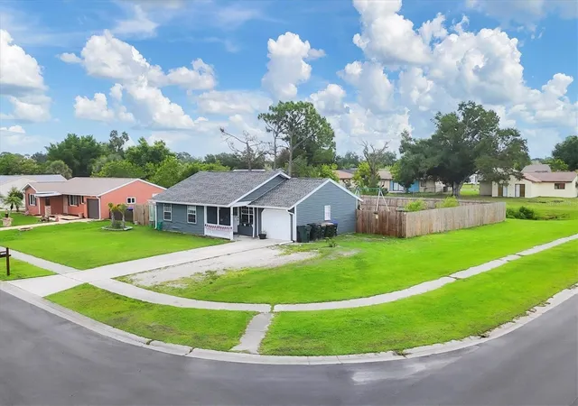 Photo 4 of Single family home for sale at 7590 Lyncrest St, North Port, FL 34287 | MLS# D6147150 | Listing updated on 2026-08-17