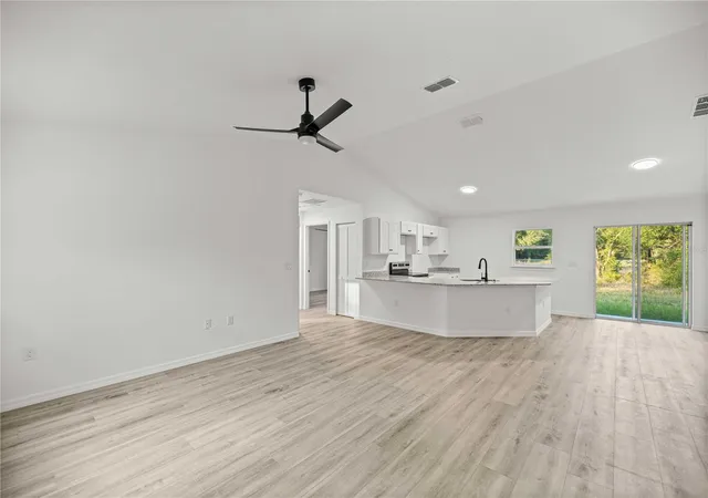Homes for sale in Dunnellon, FL | 11370 Se 123Rd Ave, Dunnellon, FL 34431 | MLS# OM723216