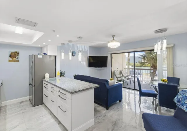 Listing Photo 5 - Condo for sale in building located at 50 Gulf Blvd, Indian Rocks Beach, FL 33785 - Unit #206