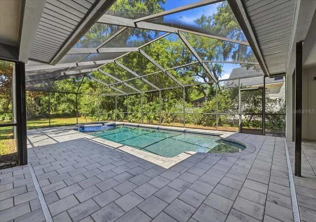 2nd image of 2800 Hammock Dr, Plant City, FL 33566 | MLS# L4961290