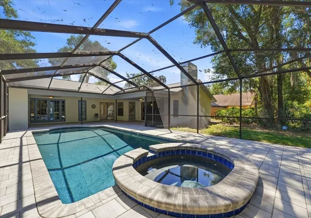 3rd image of 2800 Hammock Dr, Plant City, FL 33566 | MLS# L4961290