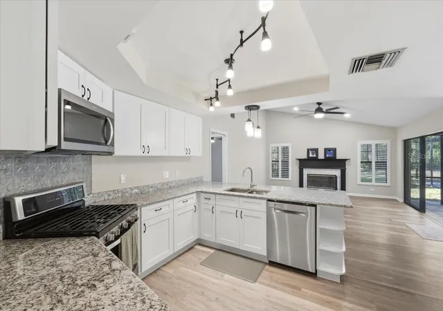 4th image of 2800 Hammock Dr, Plant City, FL 33566 | MLS# L4961290