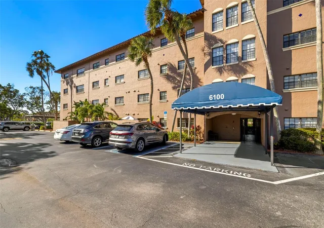 Photo 2 of Condo for sale at 6100 Gulfport Blvd S #414, Gulfport, FL 33707 | MLS# TB8500262 | Listing updated on 2026-04-22