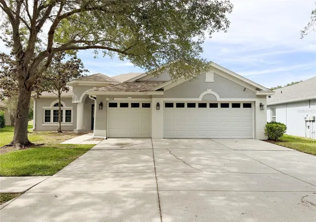 Homes for sale in Valrico, FL | 1314 Emerald Hill Wy, Valrico, FL 33594 | MLS# TB8500266