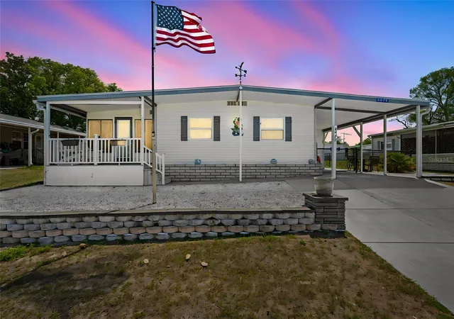 Photo 3 of Manufactured home for sale at 8979 Highpoint Blvd, Brooksville, FL 34613 | MLS# TB8500293 | Listing updated on 2026-09-14