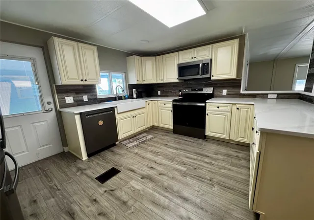 3rd image of 5619 Bayshore Rd #120, Palmetto, FL 34221 | MLS# A4690872