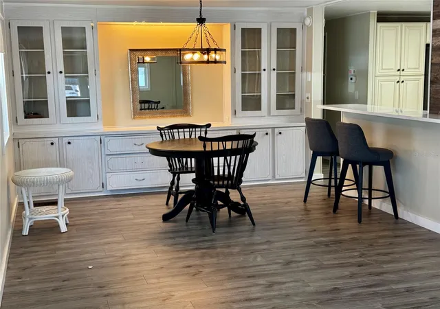 5th image of 5619 Bayshore Rd #120, Palmetto, FL 34221 | MLS# A4690872
