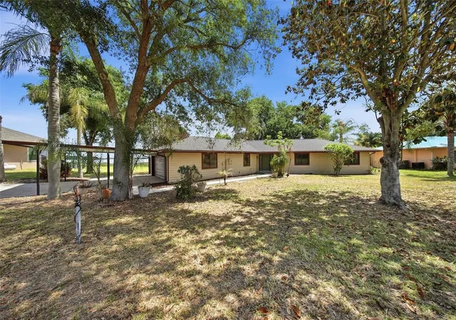 Photo 3 of Single family home for sale at 410 S Ramona Ave, Lake Alfred, FL 33850 | MLS# L4961294 | Listing updated on 2026-08-28
