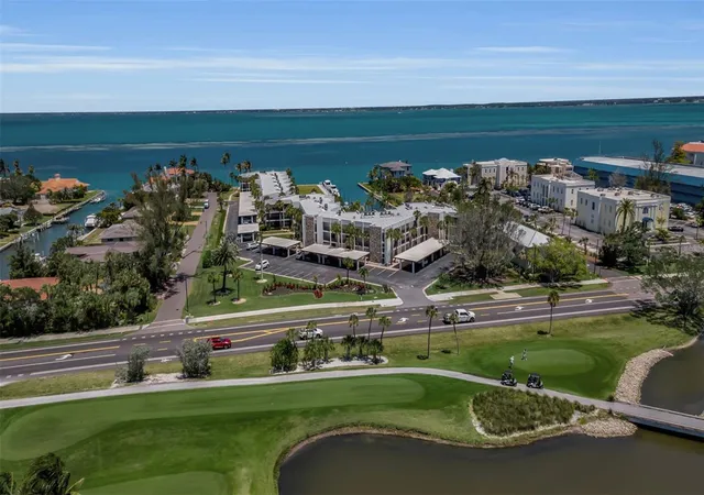 Homes for sale in Longboat Key, FL | 448 Gulf Of Mexico Drive, Longboat Key, FL 34228 | Houzeo