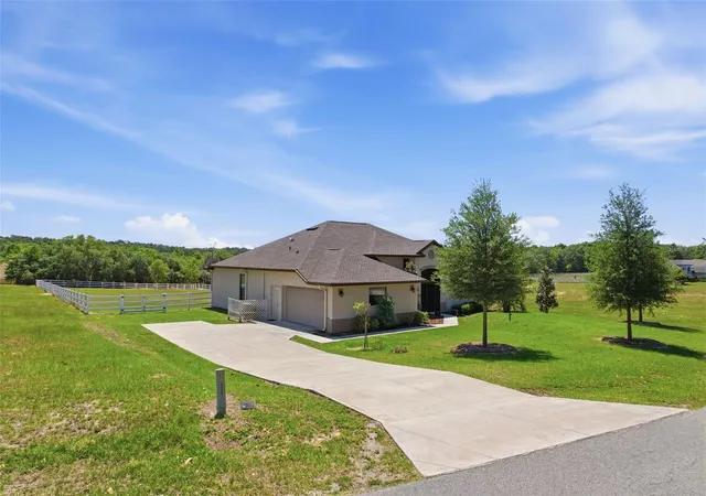 Photo 3 of Single family home for sale at 1381 N Spend A Buck Dr, Hernando, FL 34442 | MLS# TB8500329 | Listing updated on 2026-09-12
