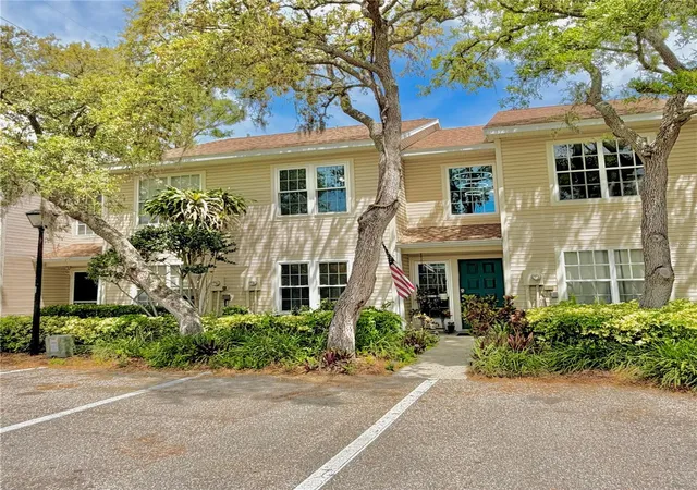 Photo 1 of Townhouse for sale at 2122 Clover Hl Rd, Palm Harbor, FL 34683 | MLS# W7885061 | Listing updated on 2026-09-27