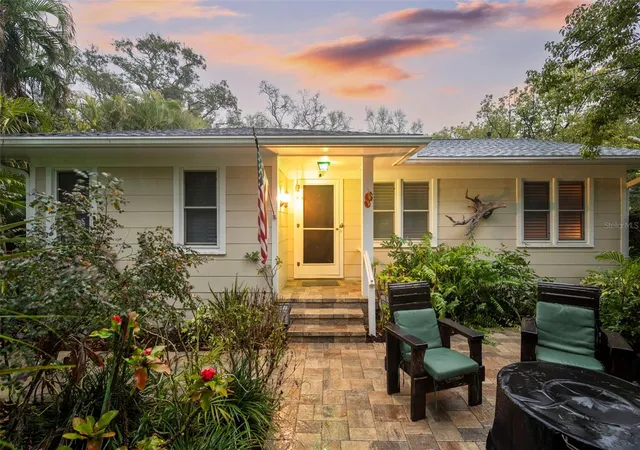 Photo 1 of Single family home for sale at 501 Broadway, Dunedin, FL 34698 | MLS# R4911100 | Listing updated on 2026-05-16