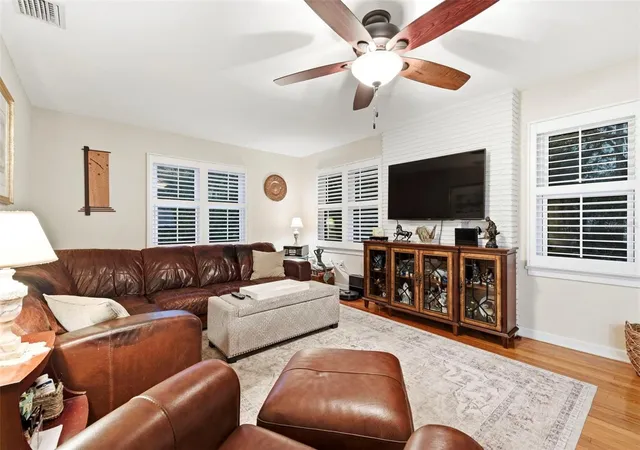 Photo 4 of Single family home for sale at 501 Broadway, Dunedin, FL 34698 | MLS# R4911100 | Listing updated on 2026-05-16