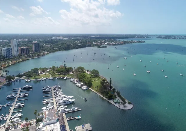 2nd image of 35 Watergate Dr, SARASOTA, FL 34236
