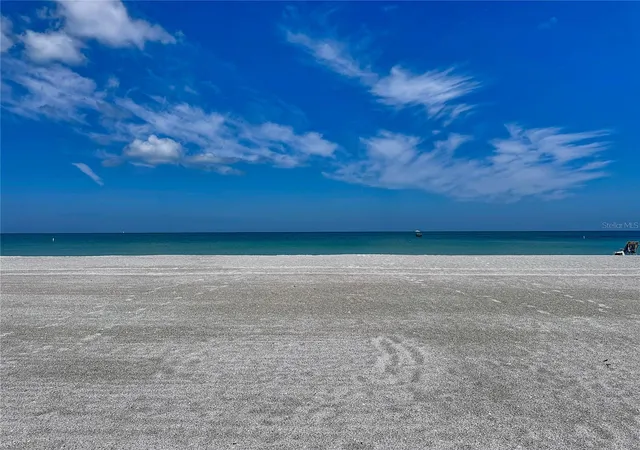 Photo 4 of Condo for sale at 1540 Gulf Blvd #304, Clearwater Beach, FL 33767 | MLS# TB8500388 | Listing updated on 2026-09-12