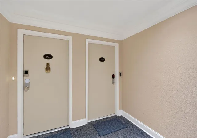 Listing Photo 5 - Condo for sale in building located at 1080 W Peppertree Ln, Sarasota, FL 34242 - Unit #305A