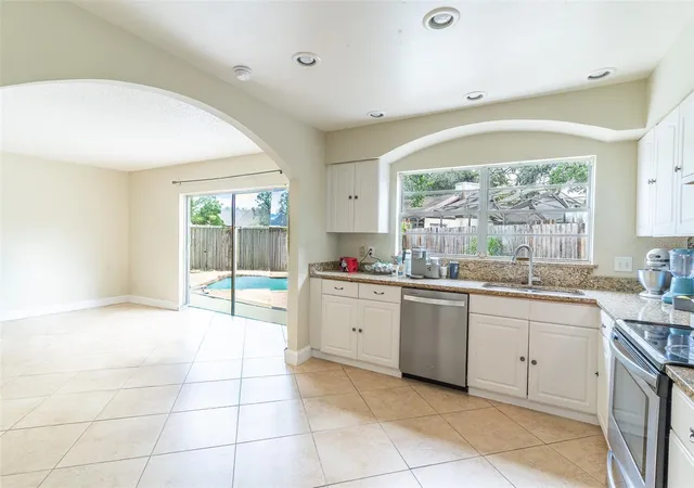 Photo 4 of Single family home for sale at 631 Stone Dr, Brandon, FL 33510 | MLS# L4961299 | Listing updated on 2026-10-02