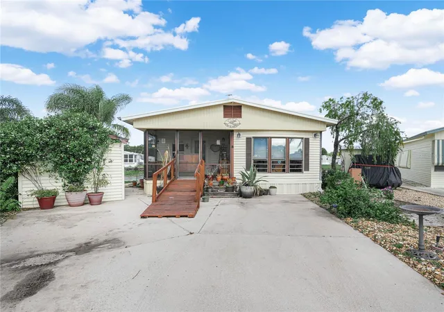 Photo 2 of Manufactured home for sale at 29 Beaverkill Dr, Lake Wales, FL 33898 | MLS# K4903439 | Listing updated on 2026-05-19