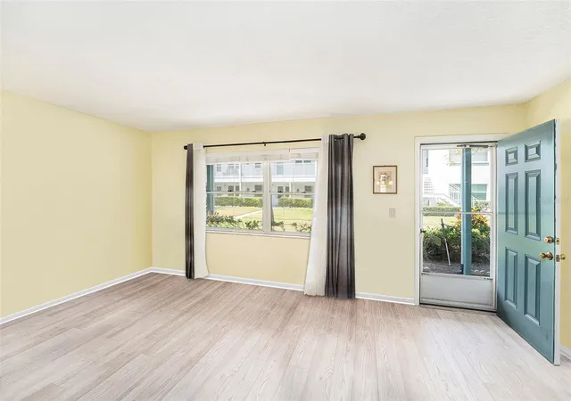 Listing Photo 4 - Condo for sale in building located at 5216 81St St N, ST PETERSBURG, FL 33709 - Unit #2